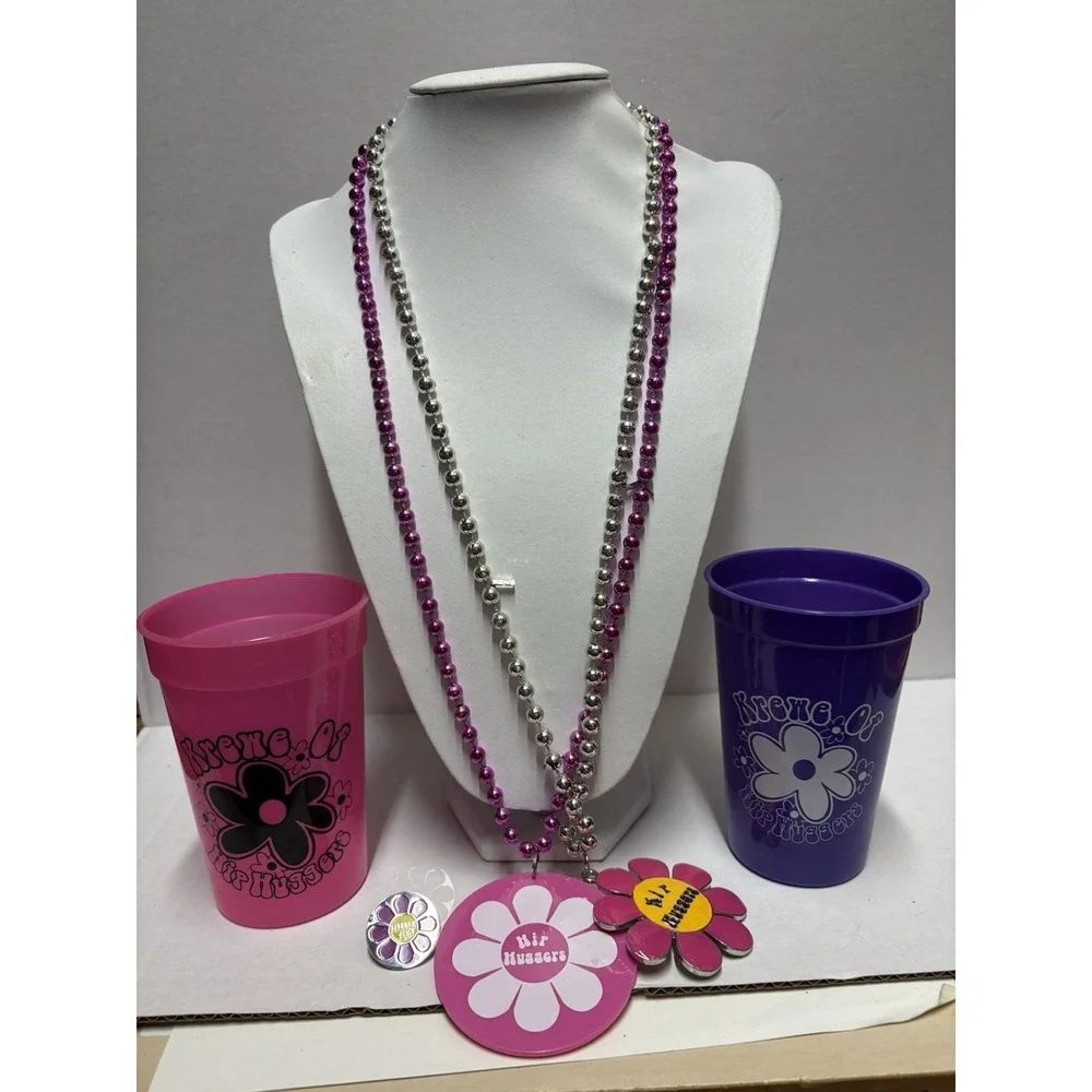 Mardi Gras Krewe of Hip Huggers Flower Power Parade Beads Throw‎ plus 2 cups A4
